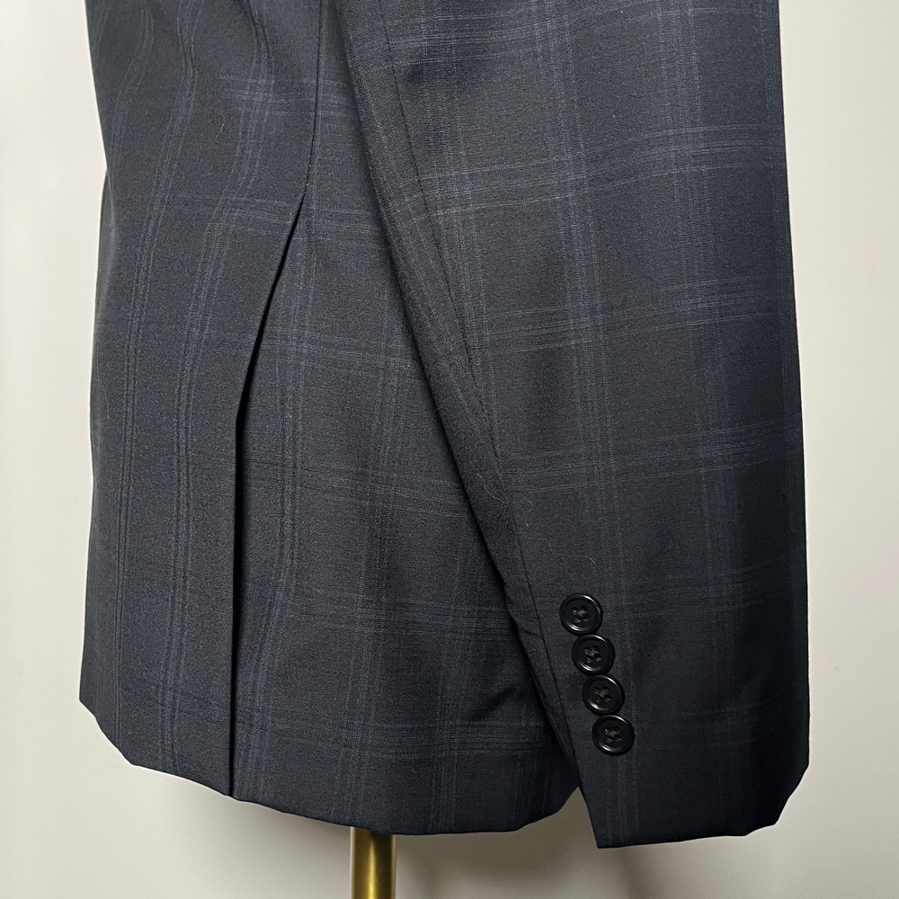 Tallia Suit Mens 38R 34x35 Charcoal Grey Plaid 100% Wool 2-Button Notch Lapel - Picture 2 of 6